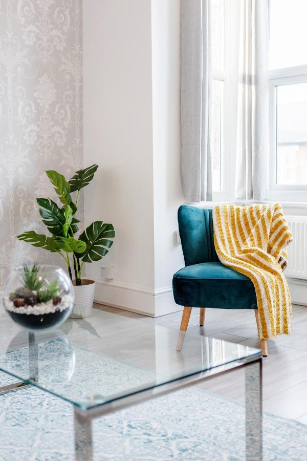 Business & Leisure 2 Bedroom & Parking By Damask Homes Ilford Eksteriør bilde