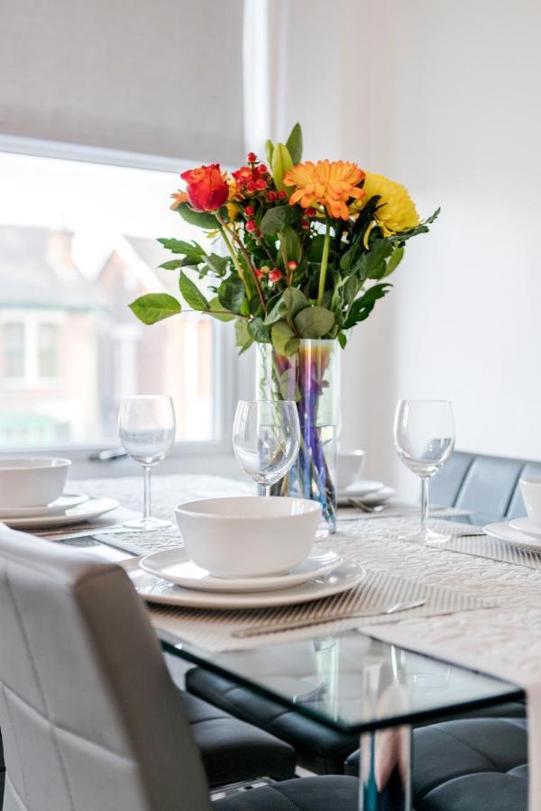 Business & Leisure 2 Bedroom & Parking By Damask Homes Ilford Eksteriør bilde
